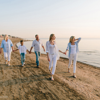 Сімейний фотограф | Фотосесія родини | Фотограф на свято | Родинна зйомка | Фотосесія з дитиною
                    Весільний фотограф Анна Львів