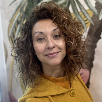 Фарбування безаміачним фарбником
                    Парикмахер Жанна Львов