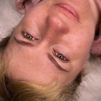 Загоєнний перманент брів.