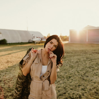 Фотосессия в поле на закате военных, фото - Свадебный фотограф Анна Шаульская