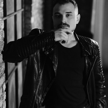 Фотосесія для резюме ділова на мотоциклі, фото - Весільний фотограф Анна Шаульська