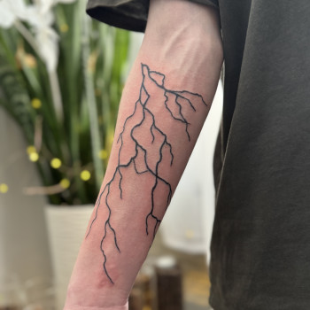 для хлопців, на руці, блискавка