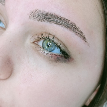 Корекція брів