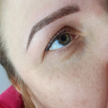 Корекція фарбування брів, ламінування вій