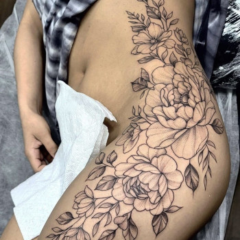 Тату для дівчат квіти на стегні, фото - Майстер перманентного макіяжу Надія Білецька