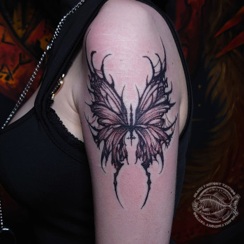 Тату для дівчат на плечі метелик, фото - Тату майстер Альона Iванник