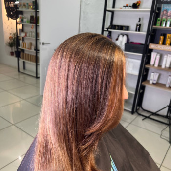 Фарбування волосся
                    Салон краси Marinel Чернігів