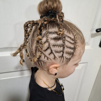 Фото из портфолио мастера Анастасія Петренко (брейдер, Харьков)