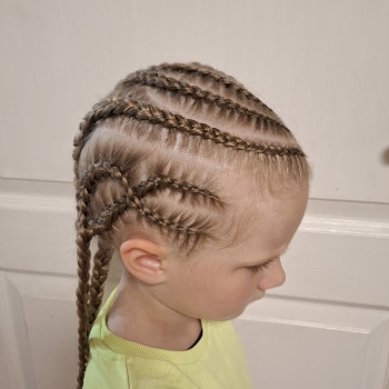 Фото из портфолио мастера Анастасія Петренко (брейдер, Харьков)