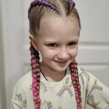 Коси з додаванням канекалону
                    Брейдер  Харків