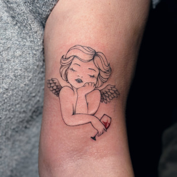 Тату на руці янгол купідон, фото - Тату майстер Валерія Вознюк