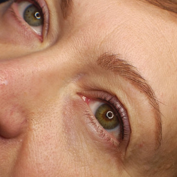 Міжвійка чорним пігментом