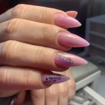 Нарощення нігтів, фото - салон краси Наомі