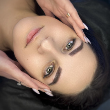 Перманентний макіяж брів