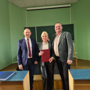 З мудрими знайти…