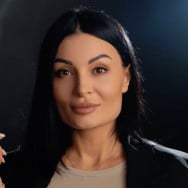 Викладач курсів краси Юлія на Barb.ua