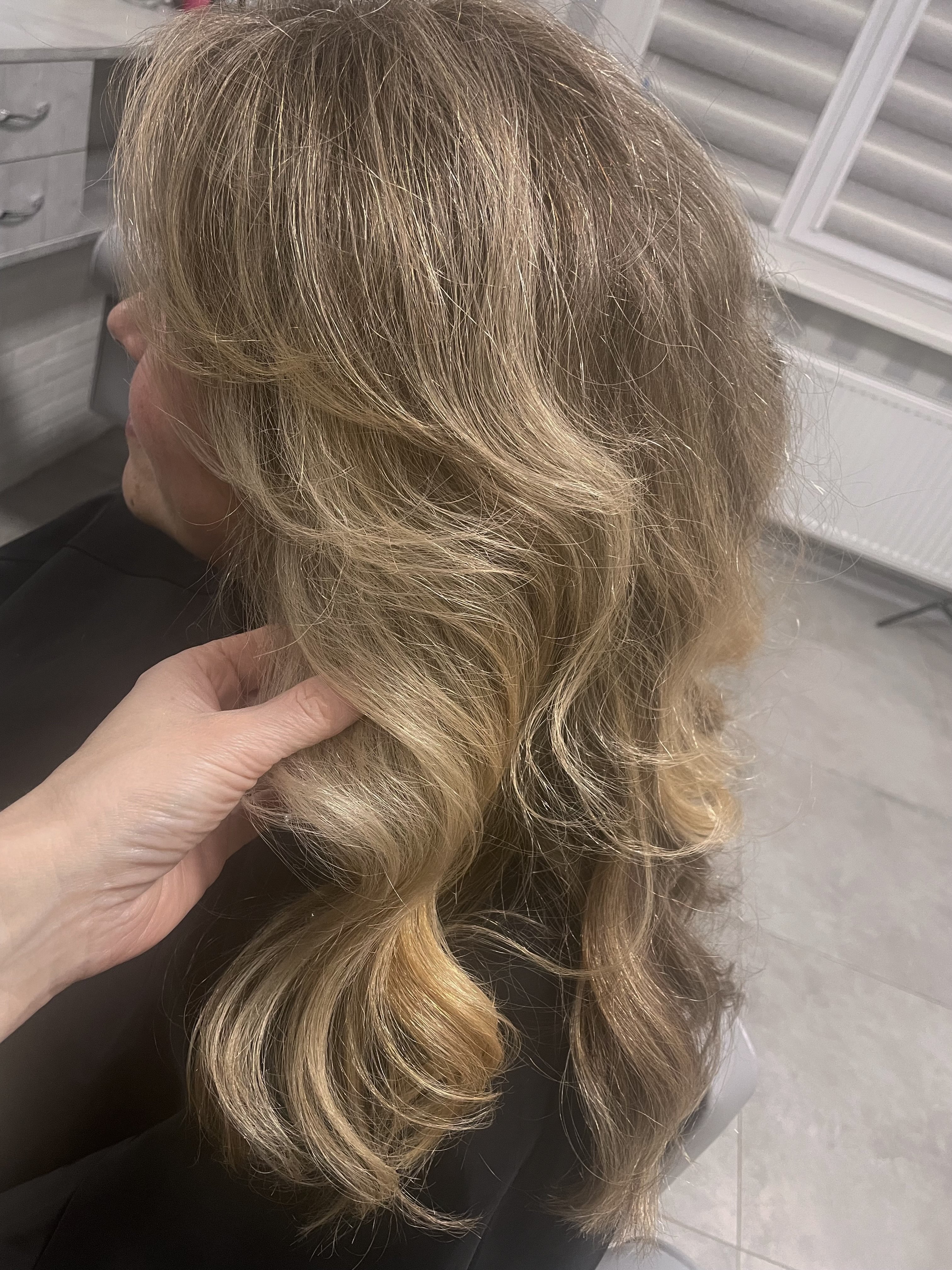 Стрижка каскад з чолкою фарбування шатуш, фото - Жіночий перукар Оксана Листопадова