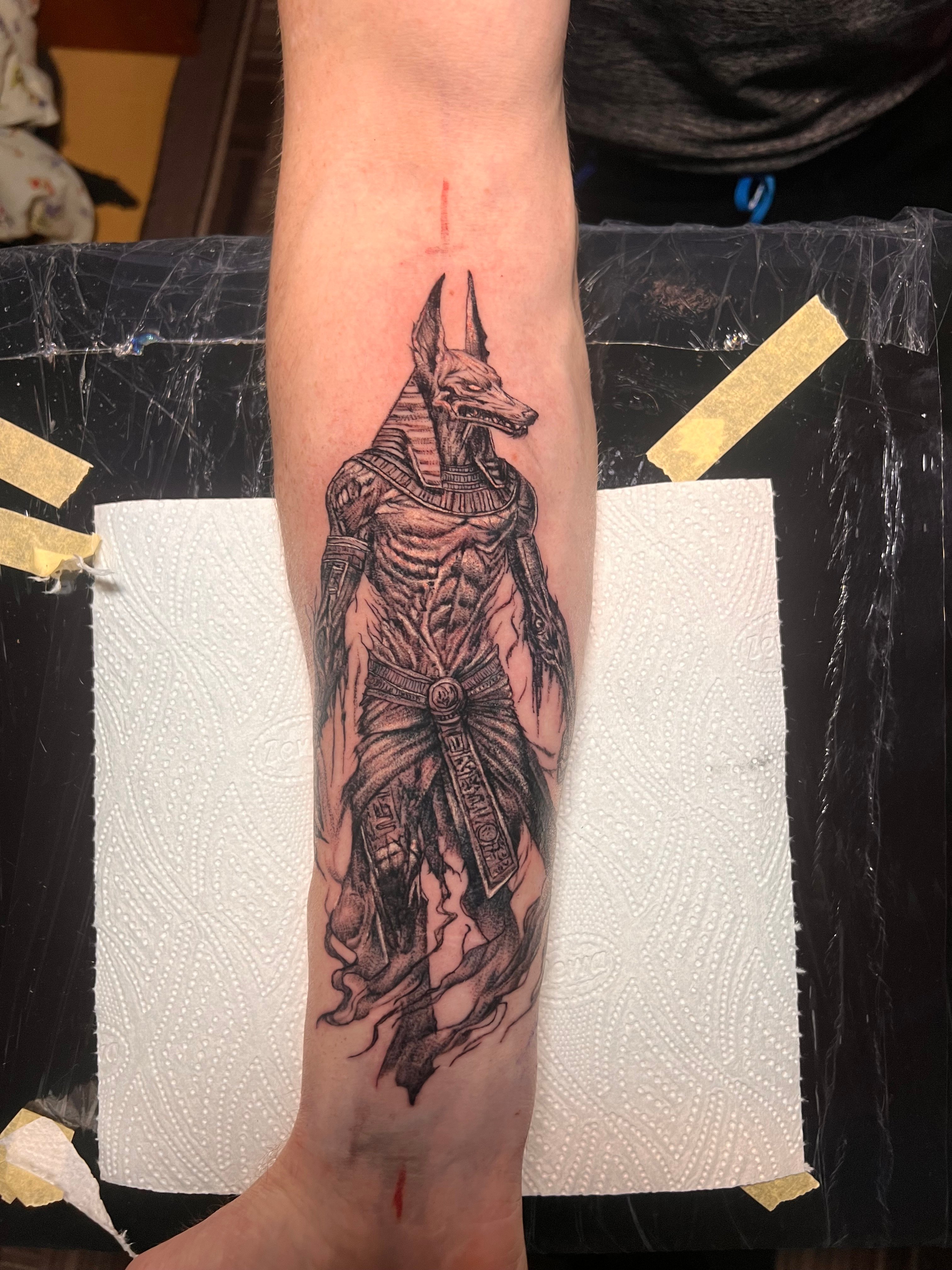 Для хлопців на руці анубіс, фото - Тату майстер Олег Николаевич