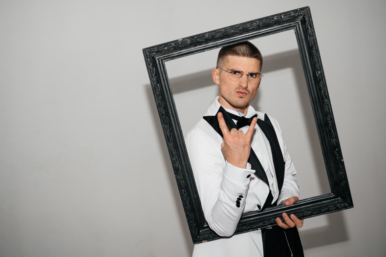 Чоловіча фотосесія брутальна у костюмі, фото - Фотограф Олександра Дика
