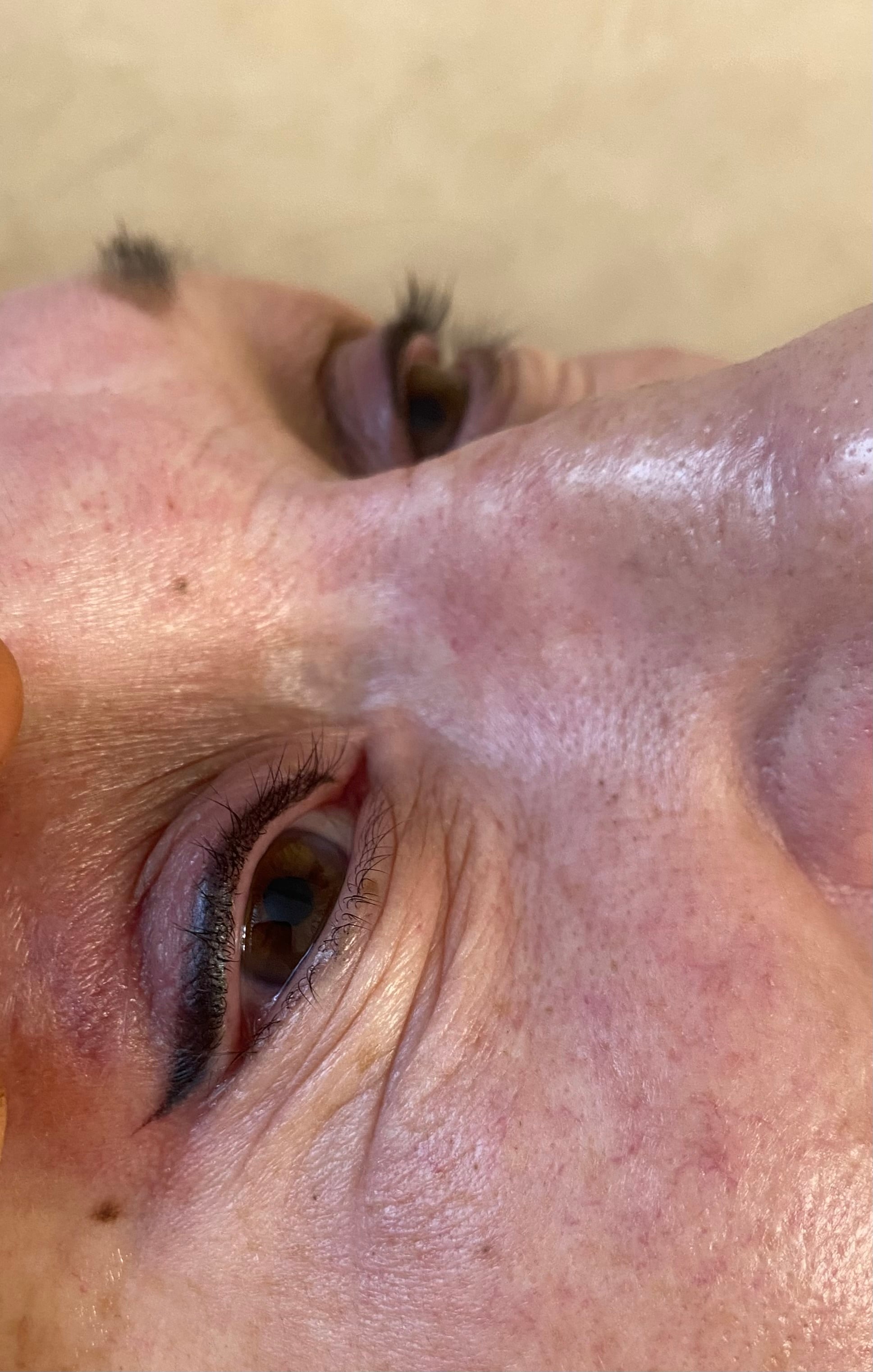 Стрелка на возрастной коже., фото - Майстер татуажу Наталья Денисенко