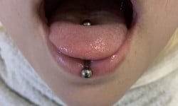 Пирсинг языка Майстер з пірсингу Татьяна Київ