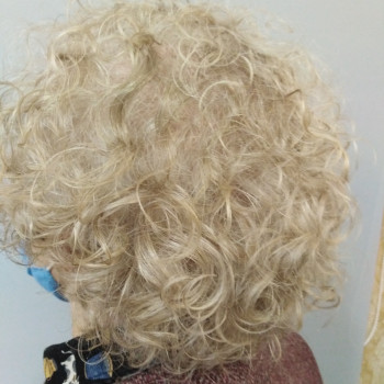 Завивка на сиве волосся