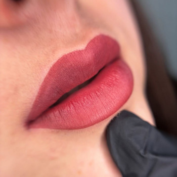 перманентний макіяж губ