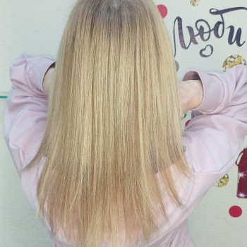 Нарощування натурального волосся