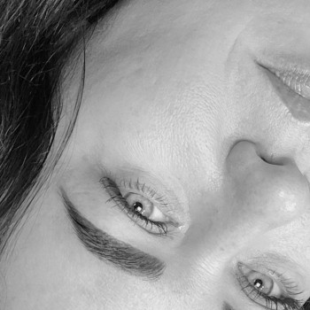 Доглянуті брова, яскравий погляд та ти 🍭