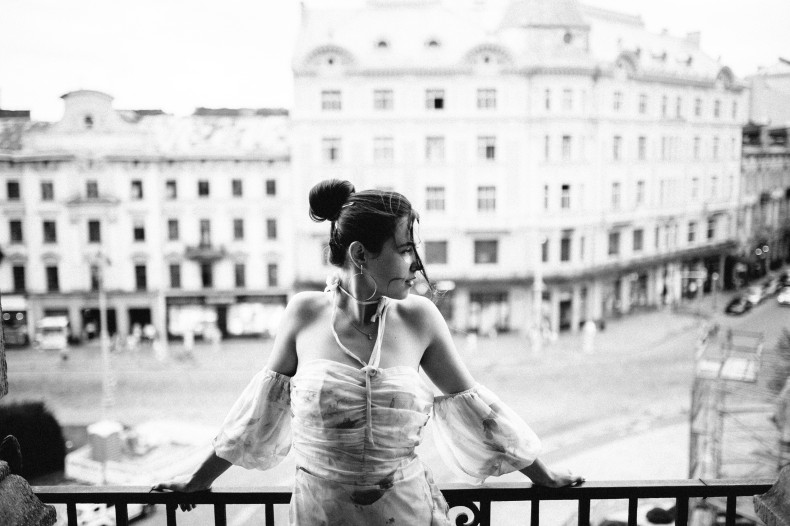 Чб фотосесія у сукні місті, фото - Весільний фотограф Тарас Нога