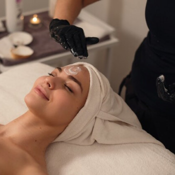 Догляд за шкірою обличчя