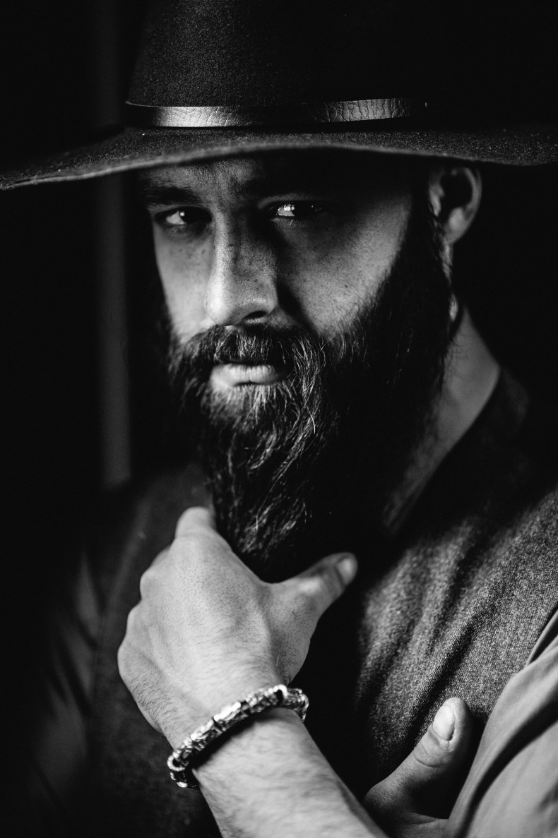 Чб фотосесія брутальна в капелюсі, фото - Весільний фотограф Тарас Нога