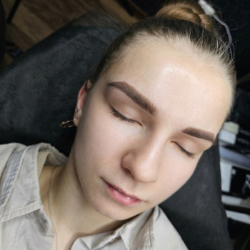 Пудрові брівки