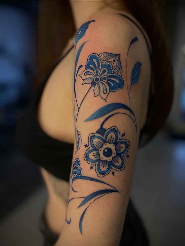 Женские на руке плече, фото - Тату салон TATTOO LAMARCH