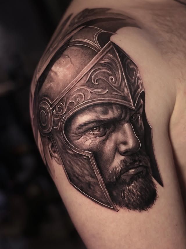 Мужские на плече реализм, фото - Тату салон Lamarch