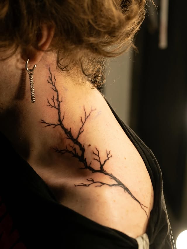 Мужские на шее плече, фото - Тату салон TATTOO LAMARCH
