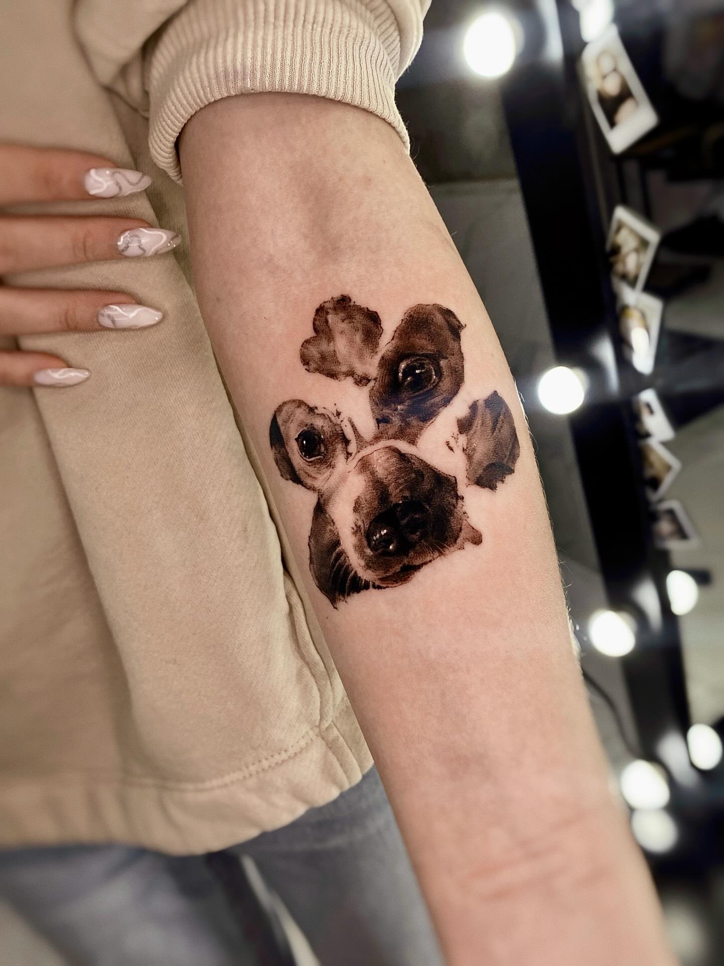 Женские на предплечье реализм, фото - Тату салон TATTOO LAMARCH