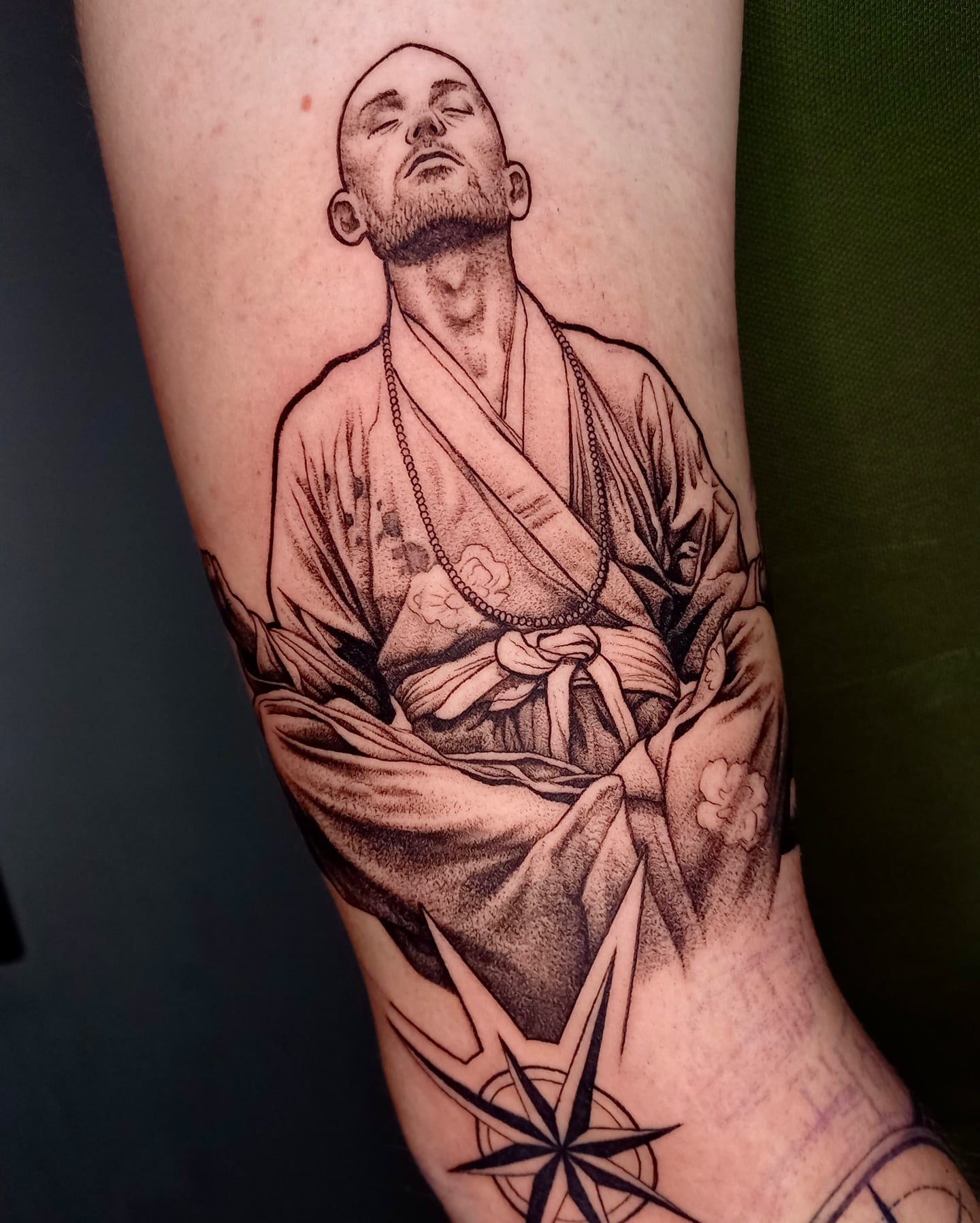 Мужские на предплечье реализм, фото - Тату салон TATTOO LAMARCH