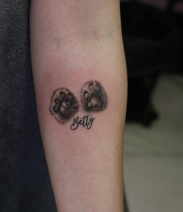 Женские на предплечье реализм, фото - Тату салон TATTOO LAMARCH