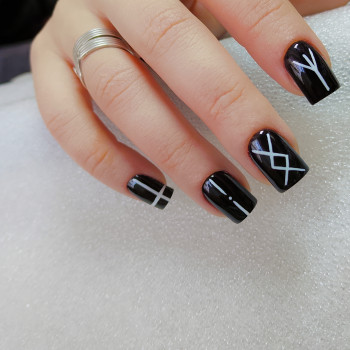 Черный маникюр на квадратные ногти с дизайном, фото - Мастер маникюра Эвелина Соколова