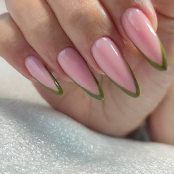 Манікюр на довгі нігті оливковий френч, фото - Майстер манікюру Евеліна Соколова