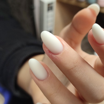 Молочный маникюр на средние ногти молодежный, фото - Мастер маникюра Эвелина Соколова
