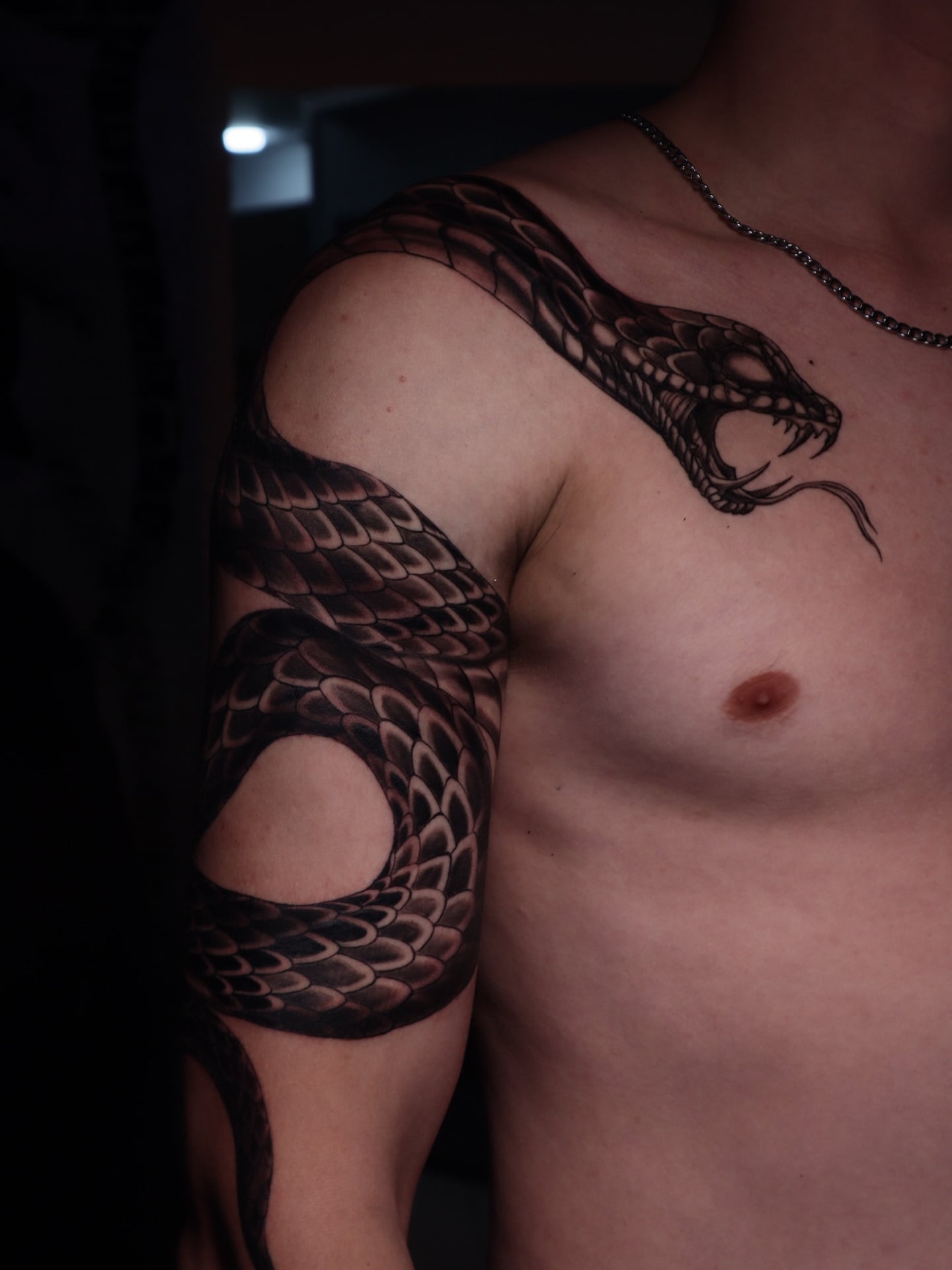 Мужские змея на руке, фото - Тату салон TATTOO LAMARCH