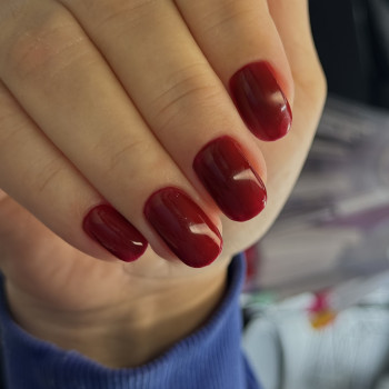 Манікюр на короткі нігті бордовий овальні, фото - Майстер манікюру Діана Одарюк