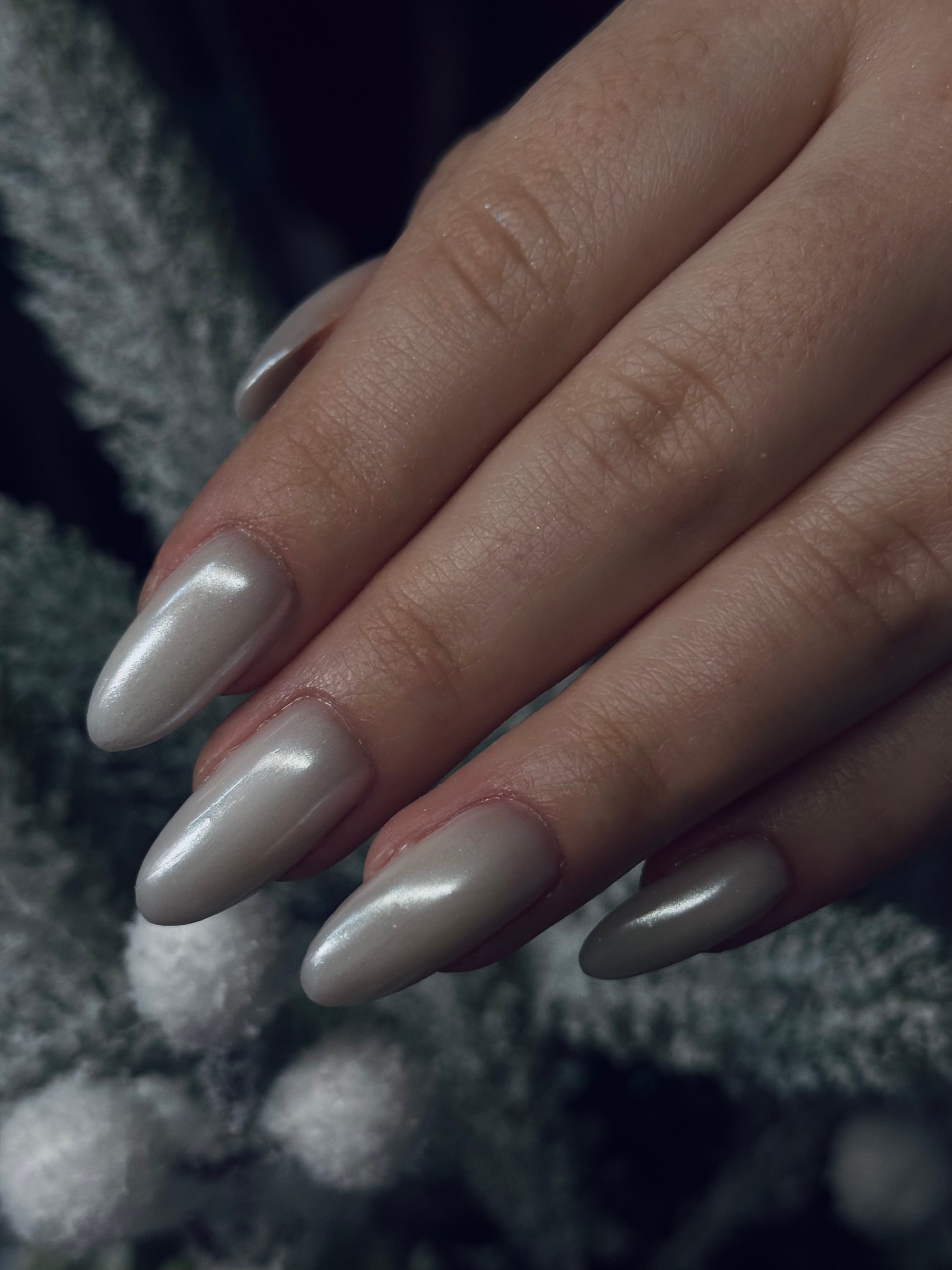 Маникюр миндаль на средние ногти блестящий, фото - Мастер маникюра Діана Одарюк