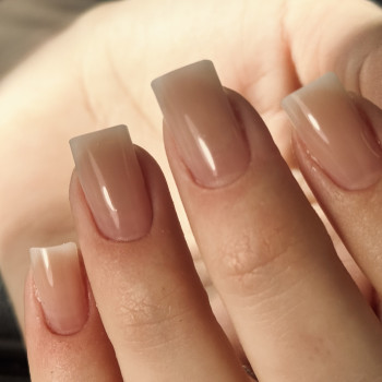 Бежевий манікюр на квадратні нігті світлий, фото - Майстер манікюру Діана Одарюк