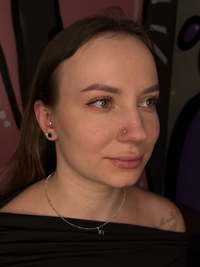 Пірсинг вуха мочки хелікс, фото - Тату салон TATTOO LAMARCH