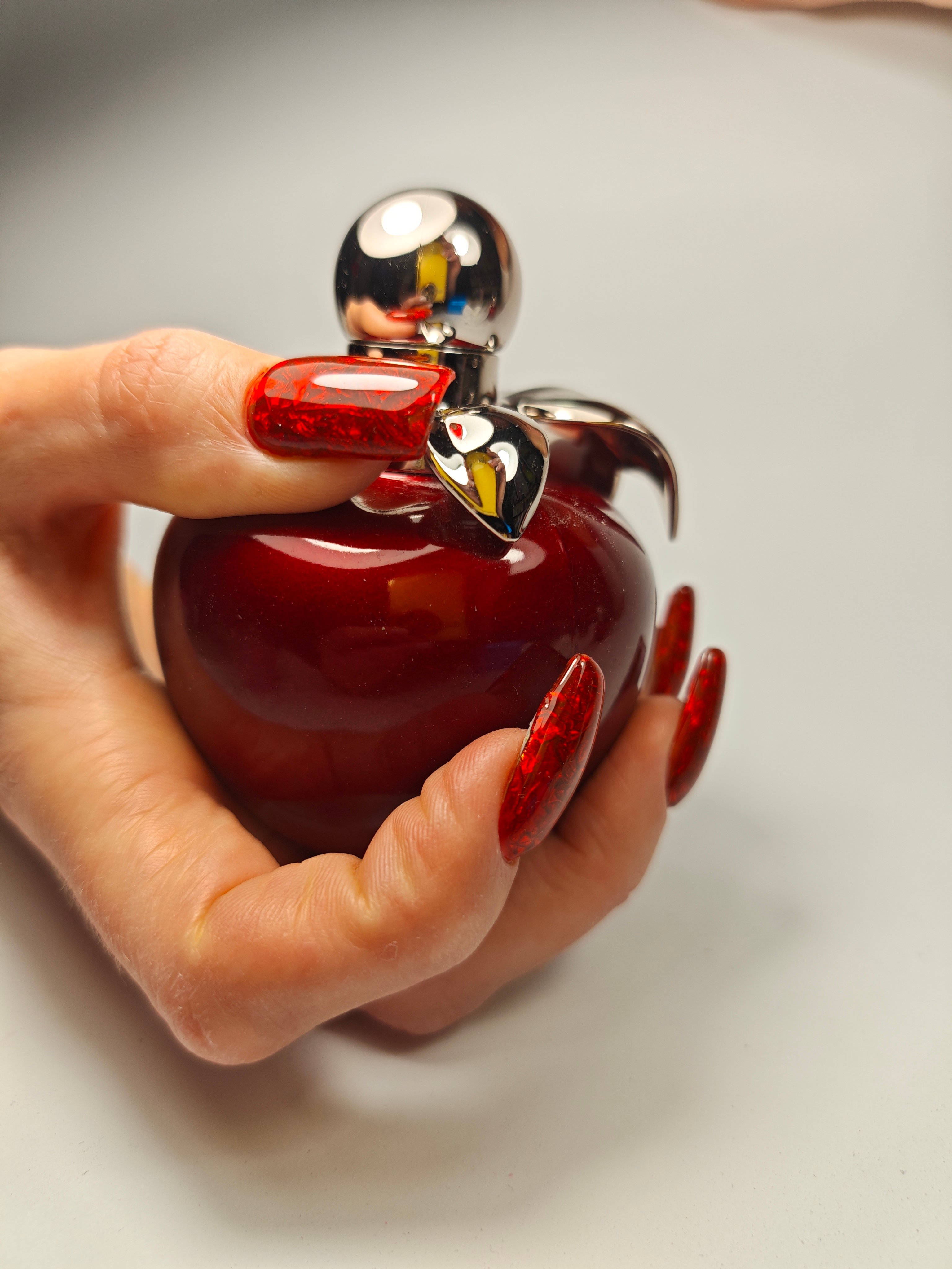 Красный маникюр с блестками на квадратные ногти, фото - Мастер маникюра Анна Боренкова