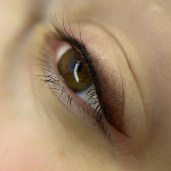 Перманентный макияж век татуаж стрелка с растушевкой, фото - Мастер татуажа Дана