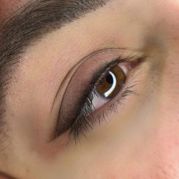 Перманентный макияж век татуаж стрелка с растушевкой глаз, фото - Мастер татуажа Дана